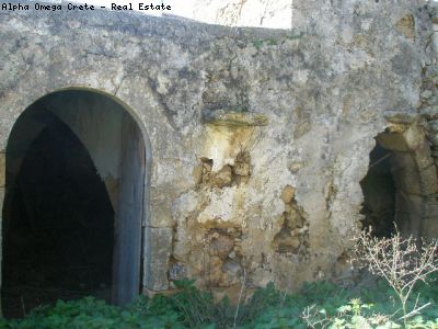 Ruin property for sale in Plakalona Crete Set in traditional village with original stone arches